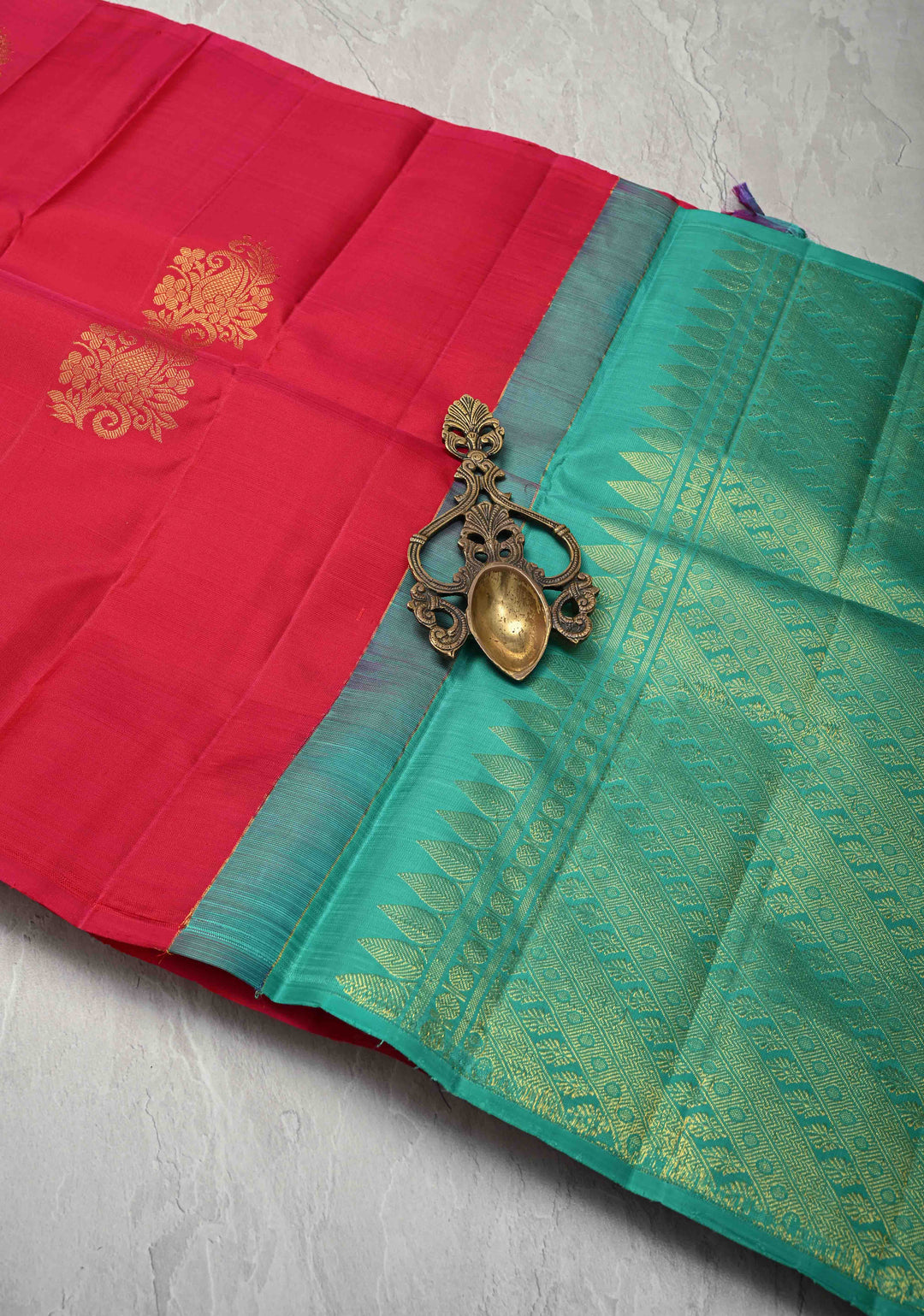Rani Pink Borderless Kanjivaram Silk Saree with Zari Motifs and Contrast Pallu | SILK MARK CERTIFIED
