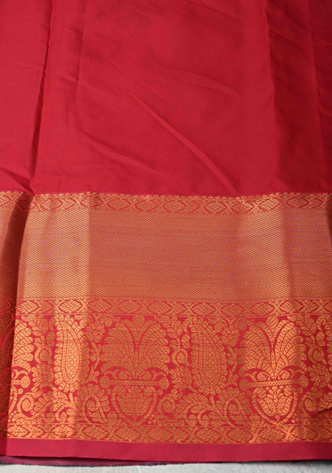 Green Dual tone Kanjivaram Semi Silk Saree with Meenakari Buttas and Contrast Zari Border