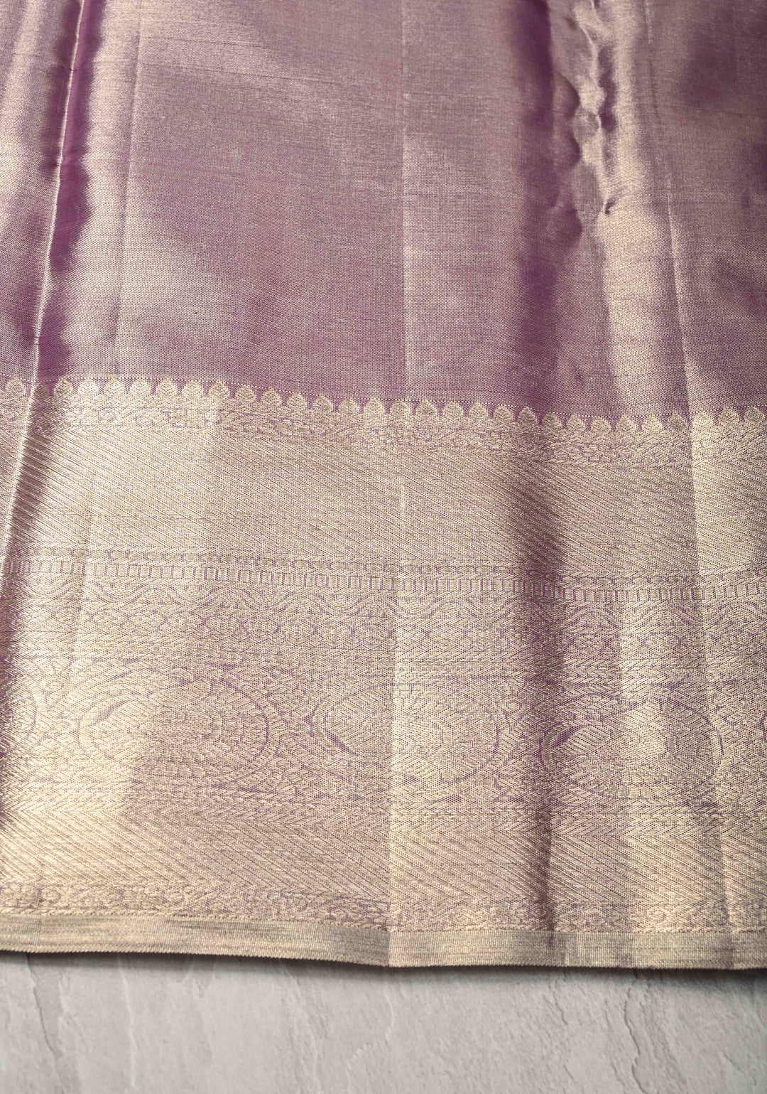 Dusty Lilac Silver Tissue  Kanjivaram Pure Silk Saree with Geomatric Design and Zari Border | SILK MARK CERTIFIED