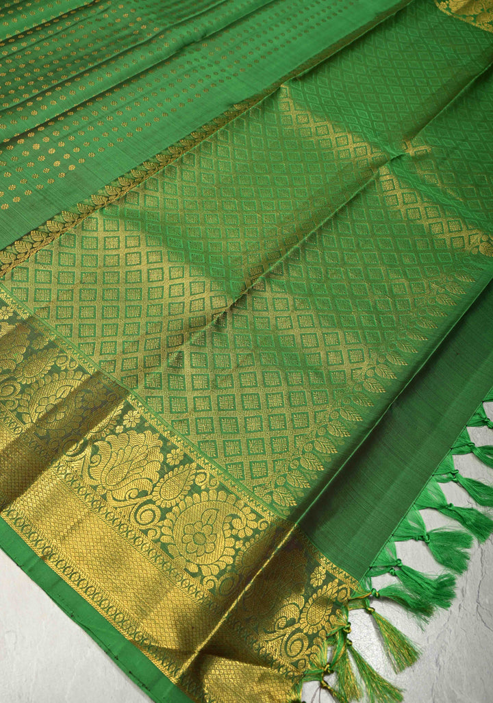 DUPATTA: Pure Kanjivaram Dupatta in Green with Chunri Buttis Brocade and Paisley Zari Borders | SILK MARK CERTIFIED