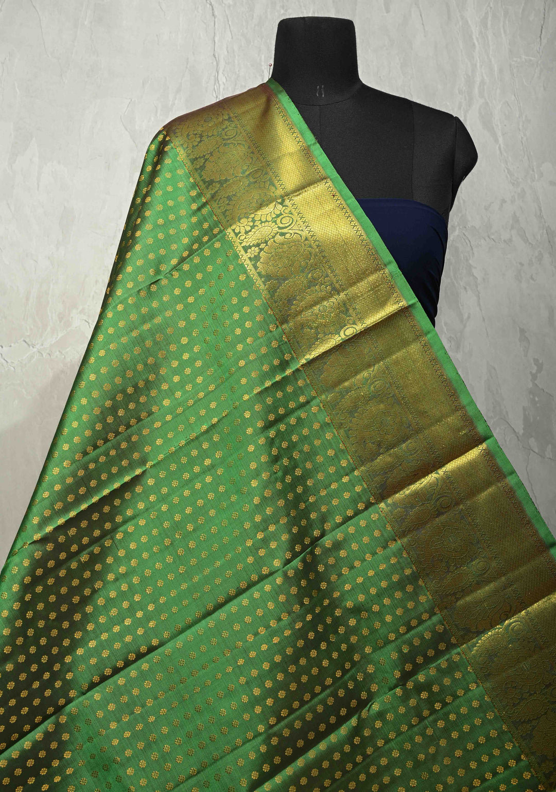 DUPATTA: Pure Kanjivaram Dupatta in Green with Chunri Buttis Brocade and Paisley Zari Borders | SILK MARK CERTIFIED