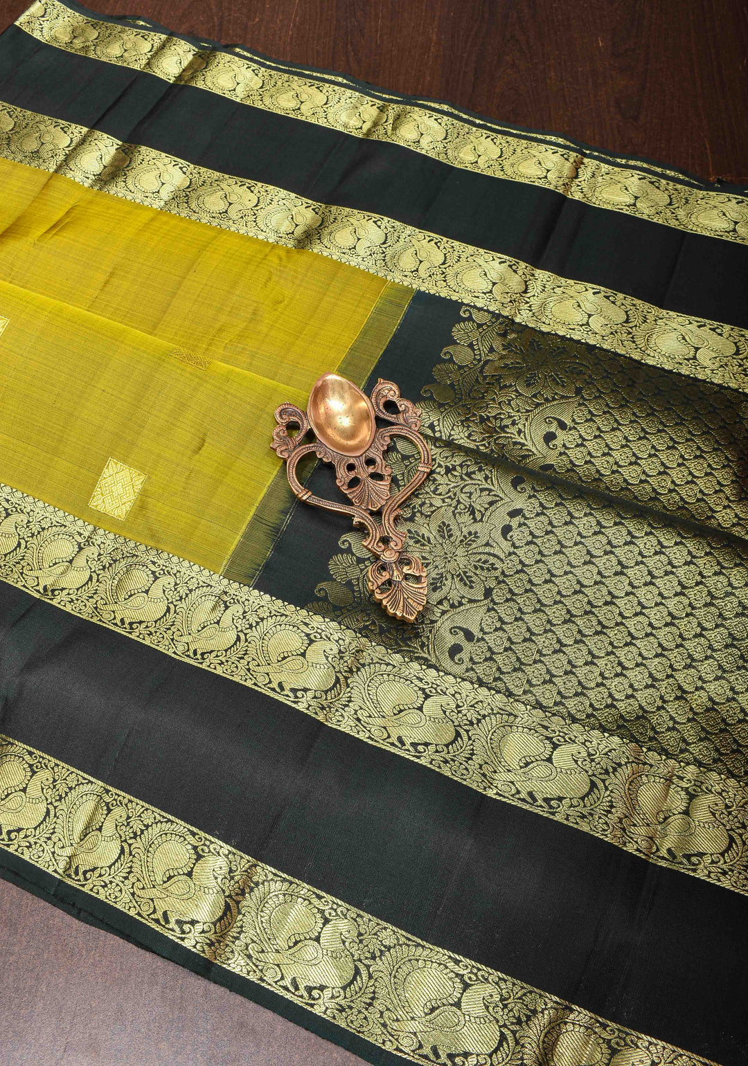 Methi Green Pure Kanjivaram Silk Saree with Buttas and Black Gap Zari Border| SILK MARK CERTIFIED