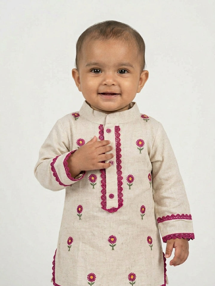 Infant Girls Off-White Hand Embroidered Straight Kurta Pyjamas Set | SHOBITAM