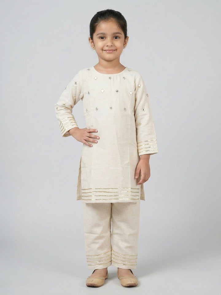 Girls Off-White Mirror Work Straight Kurta & Pyjamas Set | SHOBITAM
