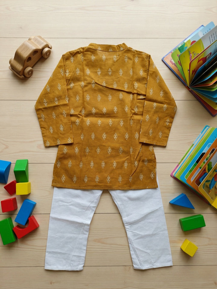 Boys Mustard Yellow Geometric Print Mandarin Collar Full Sleeves Straight Kurta Pyjamas Set