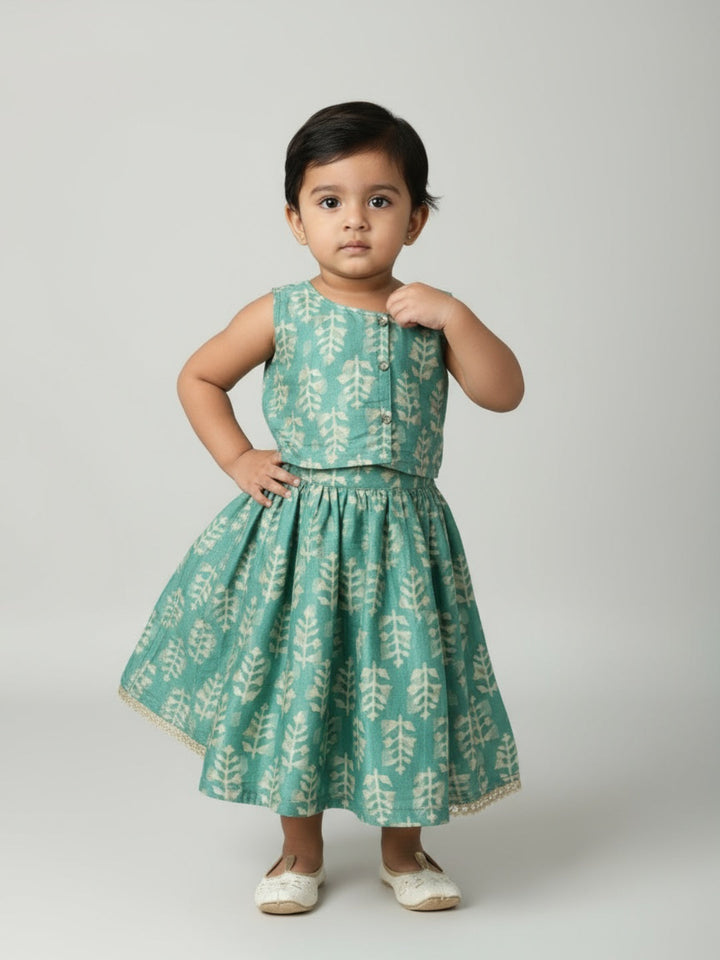 Infant Girls Printed Round Neck Sleeveless Lehenga Choli Set | SHOBITAM