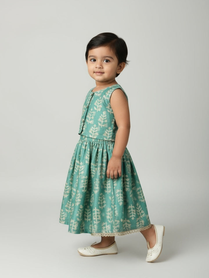 Infant Girls Printed Round Neck Sleeveless Lehenga Choli Set | SHOBITAM