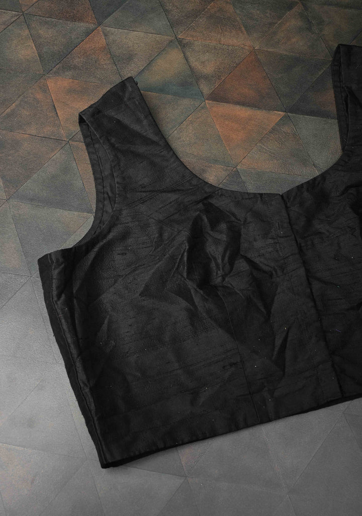 SIZE 49" Black Raw Silk, Sleeveless Blouse With a Round Neck