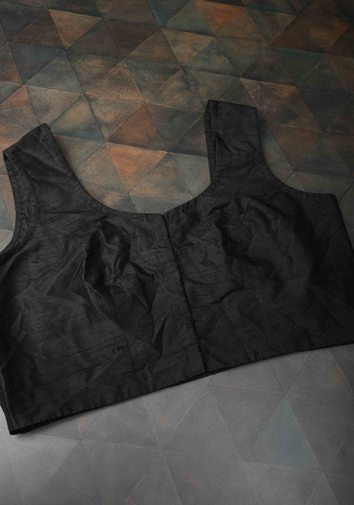 SIZE 49" Black Raw Silk, Sleeveless Blouse With a Round Neck