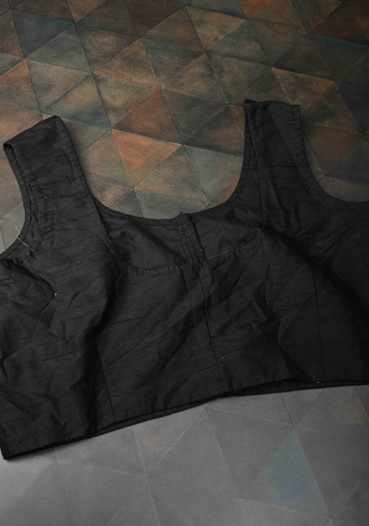 SIZE 49" Black Raw Silk, Sleeveless Blouse With a Round Neck