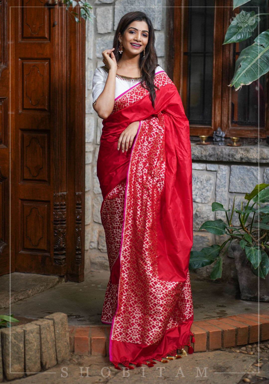 Grand Banarasi Silk Saree with Trellis Pattern Border in Red | SILK MARK CERTIFIED