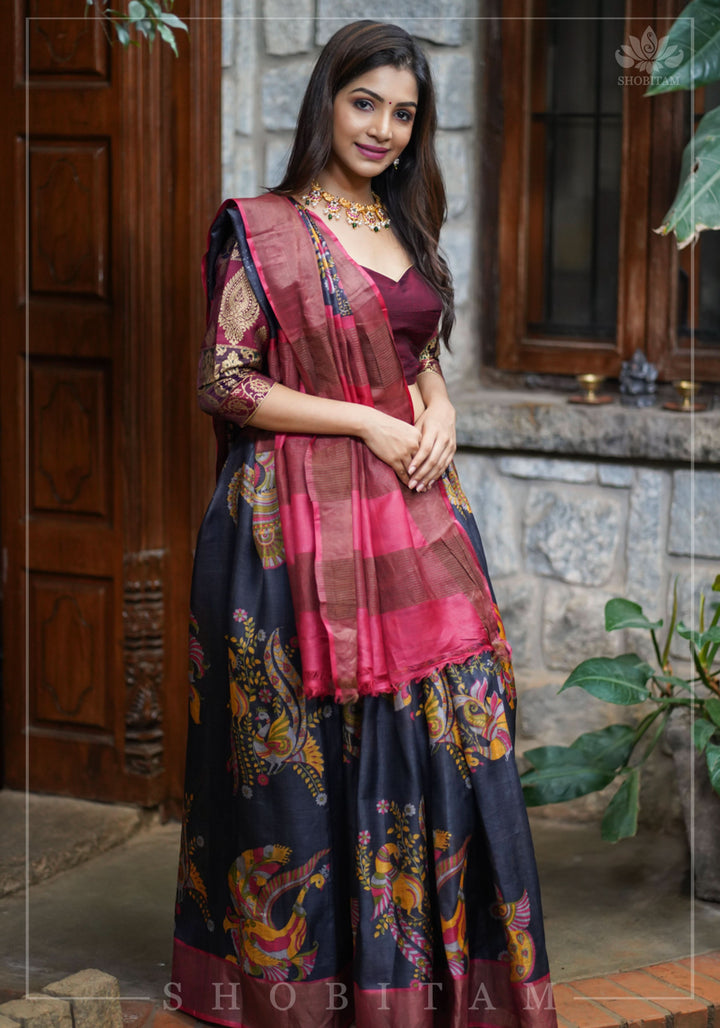 Jari Tussar Lightweight Silk Saree in Black and Maroon with Kalamkari Digital Print  | SILK MARK CERTIFIED