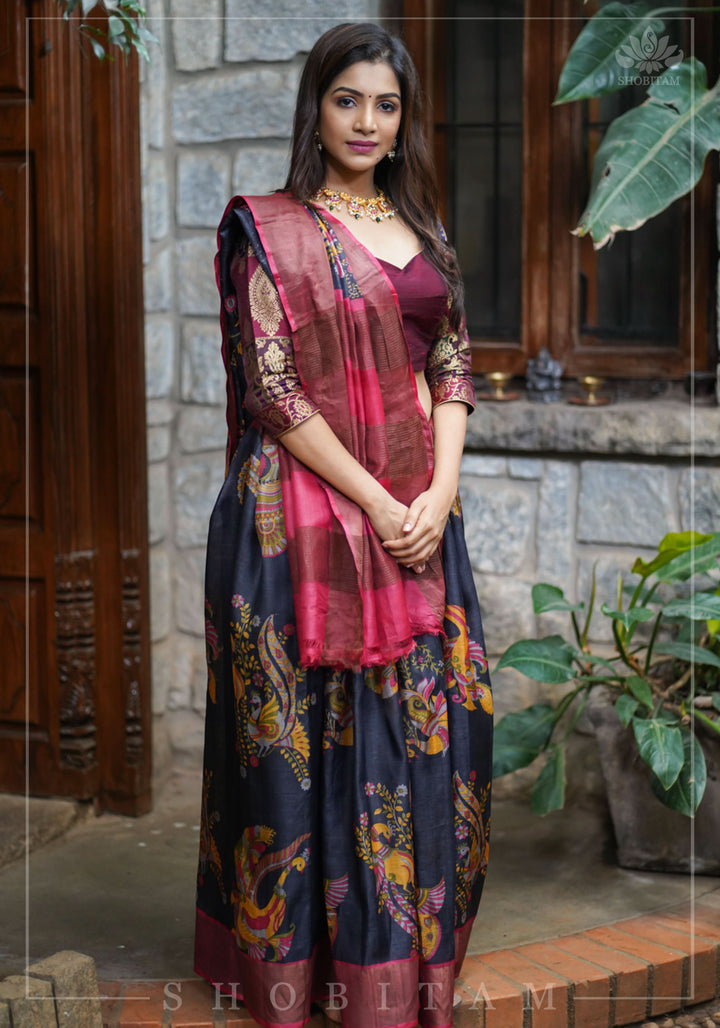 Jari Tussar Lightweight Silk Saree in Black and Maroon with Kalamkari Digital Print  | SILK MARK CERTIFIED