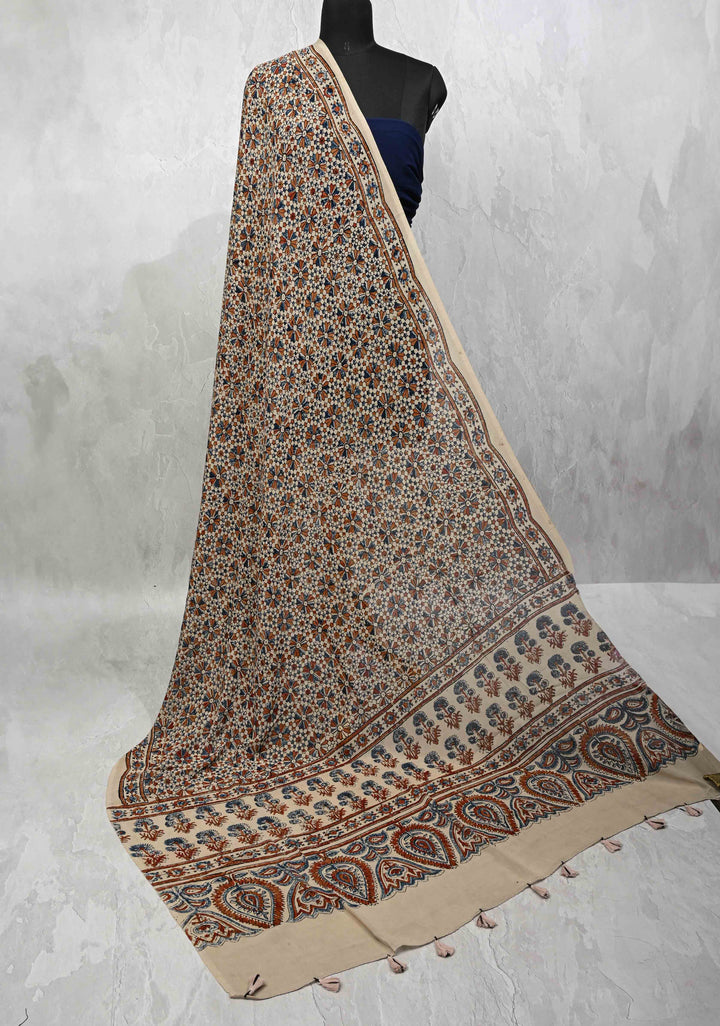 Dupatta: Beige Georgette Silk Dupatta With Ajrakh Hand Block Print