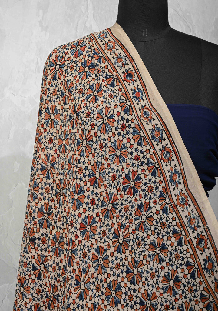 Dupatta: Beige Georgette Silk Dupatta With Ajrakh Hand Block Print