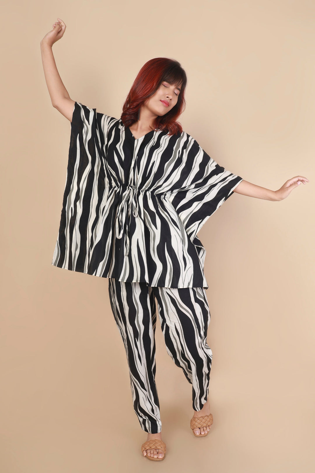 Black & White Souk Abstract Print Cotton Kaftan Set | SHOBITAM