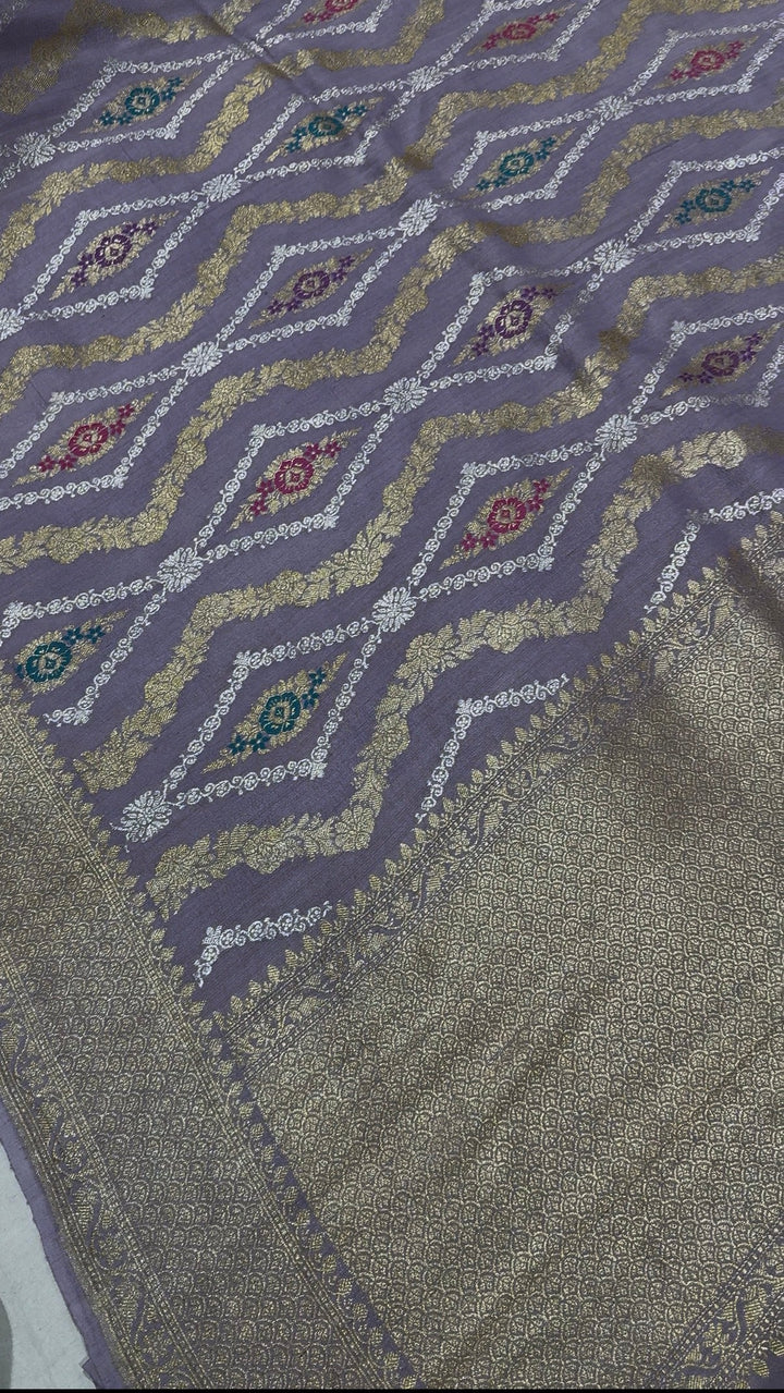Dusty Lilac Geomatric Design on Banarasi Tussar Georgette Saree with Meenakari Sona Rupa Buttas and Zari Border| SILK MARK CERTIFIED