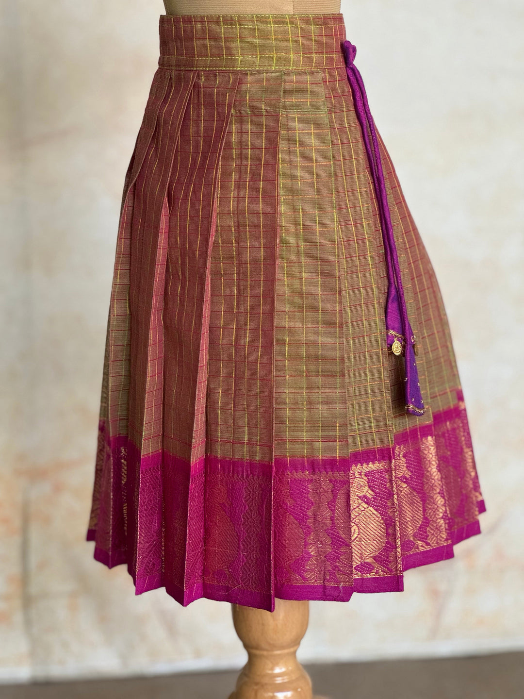 Aarna - Crop top and skirt Express | SHOBITAM