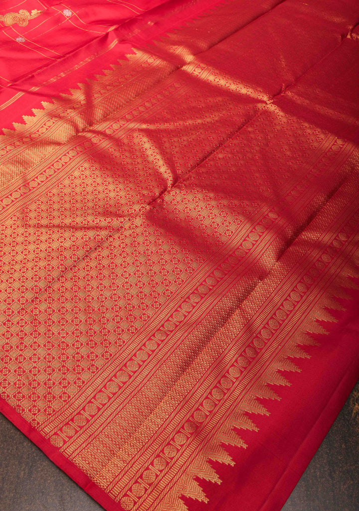 Red Borderless Pure Kanjivaram Silk Saree with Checks Pattern and Sona Rupa Motifs | SILK MARK CERTIFIED