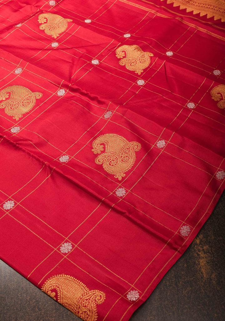 Red Borderless Pure Kanjivaram Silk Saree with Checks Pattern and Sona Rupa Motifs | SILK MARK CERTIFIED