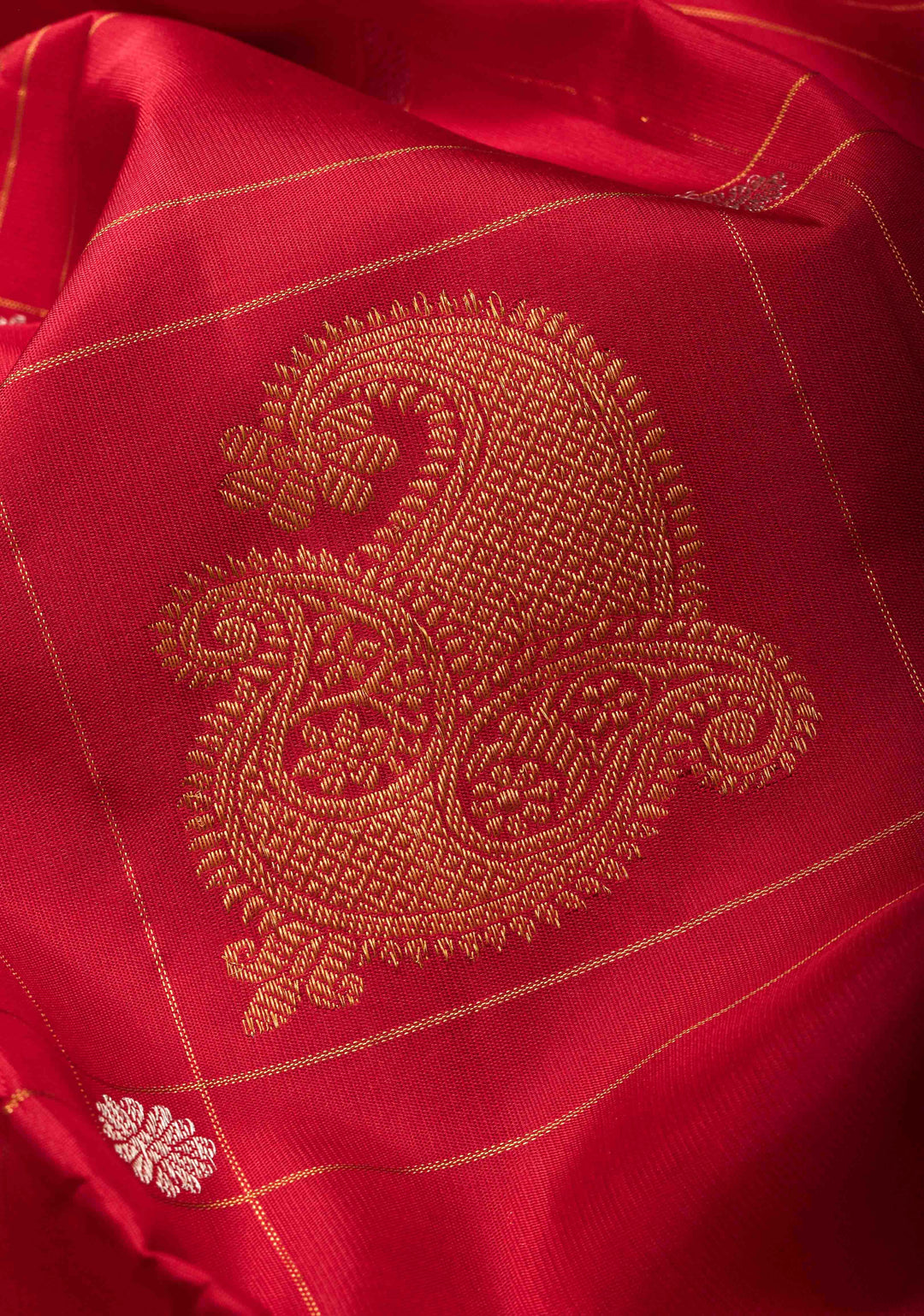 Red Borderless Pure Kanjivaram Silk Saree with Checks Pattern and Sona Rupa Motifs | SILK MARK CERTIFIED