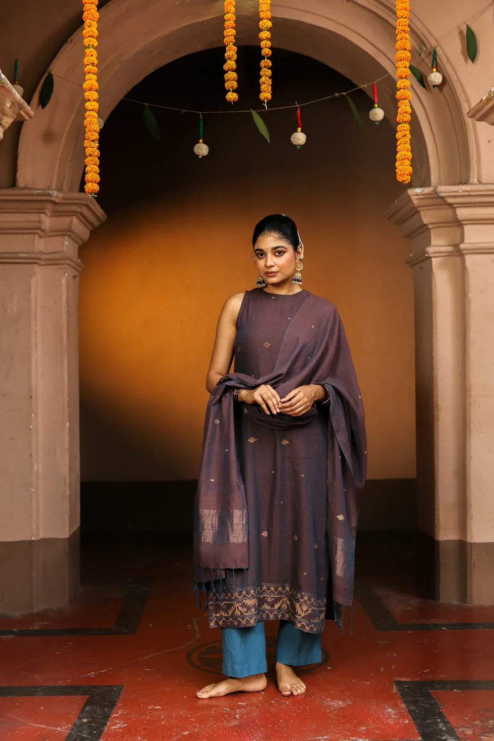 Handloom Coca Cola Pure Cotton Zari Jamdani Kurta Set With Dupatta