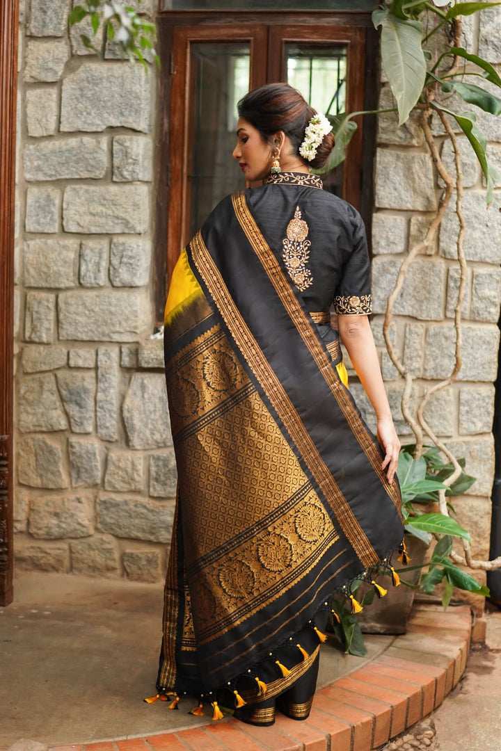 Yellow Exquisite Korvai Gadwal Silk Saree with Black  Borders | SILK MARK CERTIFIED