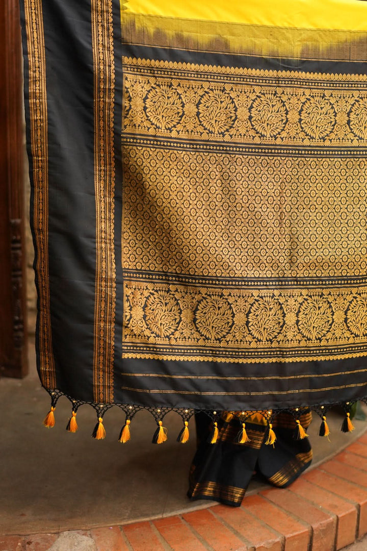 Yellow Exquisite Korvai Gadwal Silk Saree with Black  Borders | SILK MARK CERTIFIED