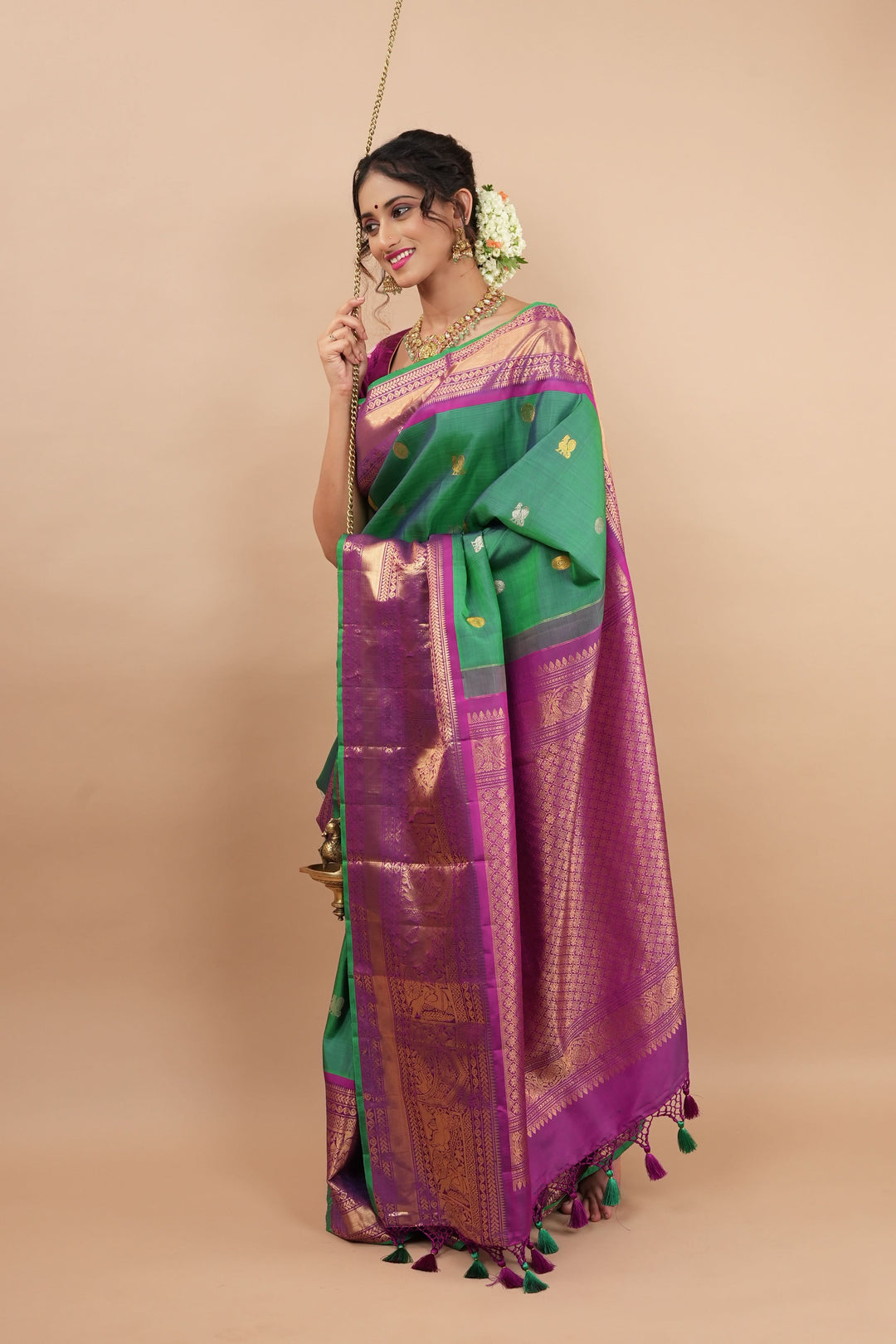 Gadwal Big Border Pure Silk saree in peacock Green dual tone with Violet Border | SILK MARK CERTIFIED