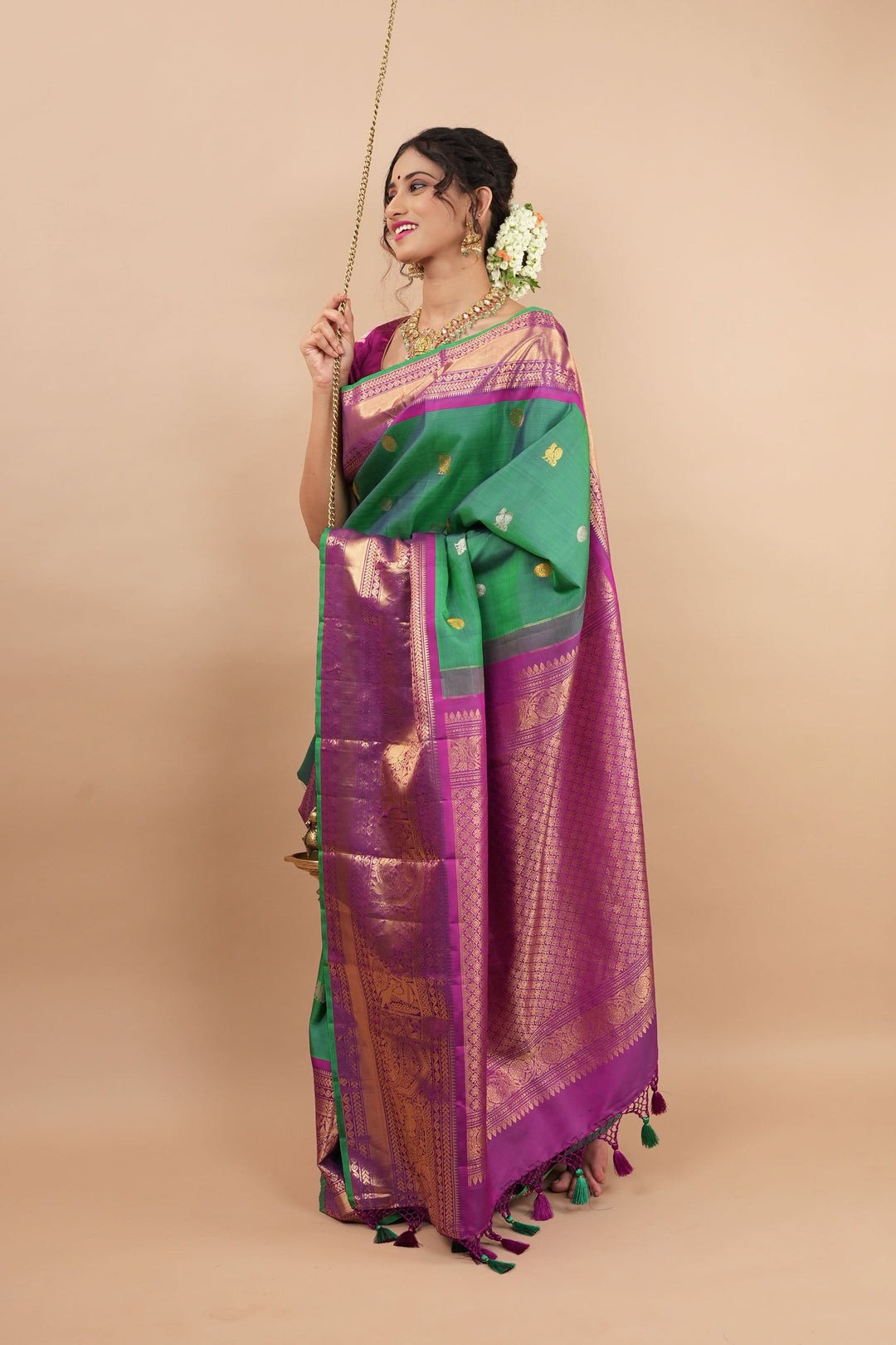 Gadwal Big Border Pure Silk saree in peacock Green dual tone with Violet Border | SILK MARK CERTIFIED