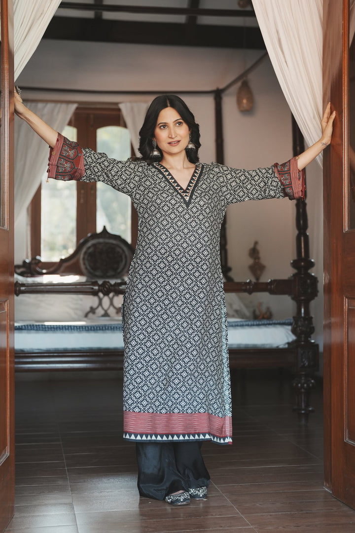 Noor Black & White Geometric Print Kurta Set- SET OF-2  | SHOBITAM