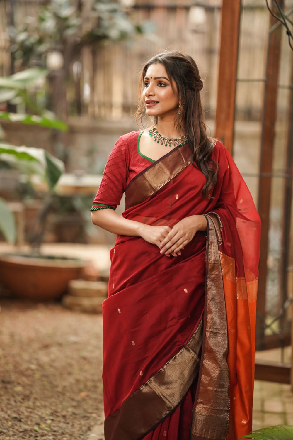 Maroon tone Handwoven Maheshwari Silk Cotton Saree with zari borders and contrast pallu