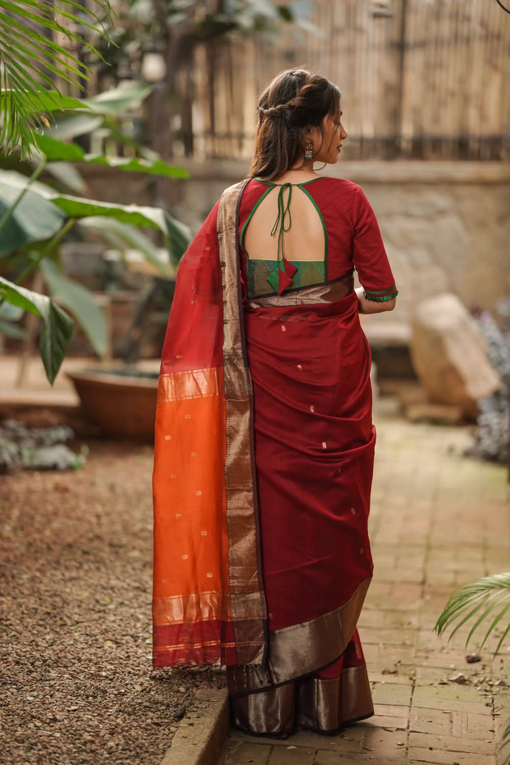 Maroon tone Handwoven Maheshwari Silk Cotton Saree with zari borders and contrast pallu