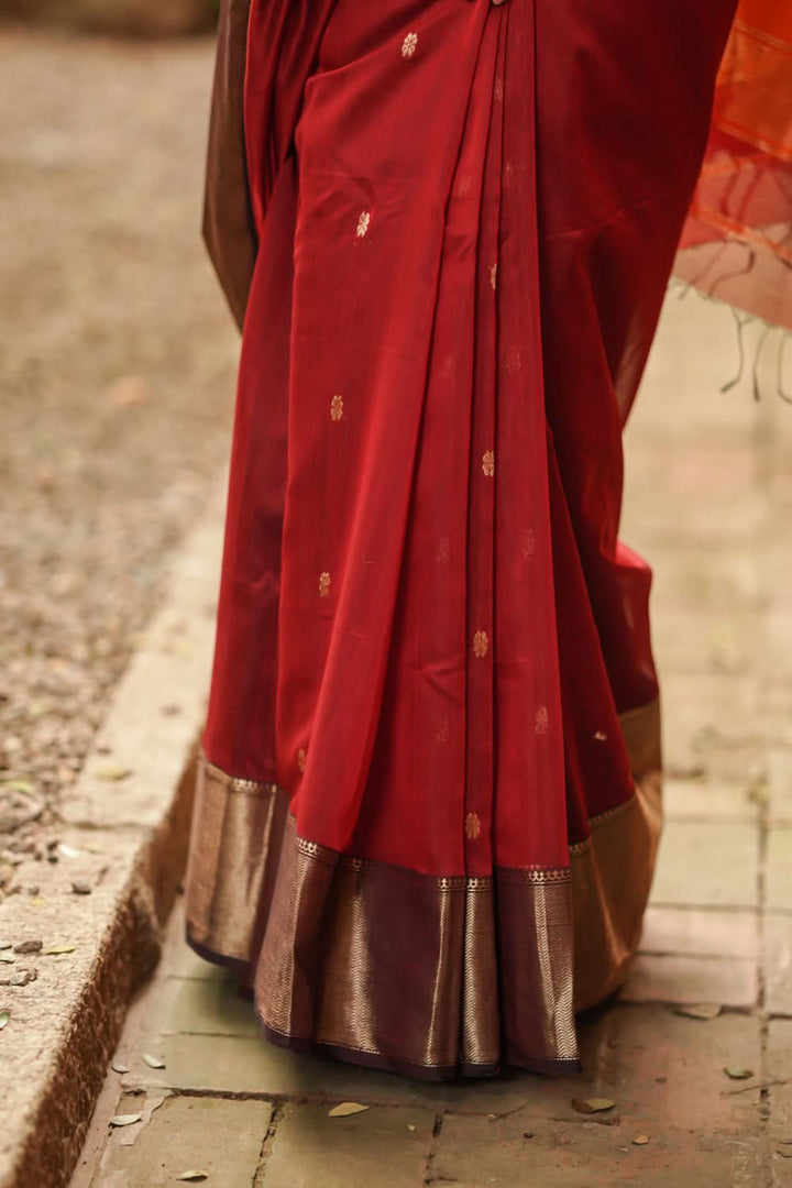 Maroon tone Handwoven Maheshwari Silk Cotton Saree with zari borders and contrast pallu