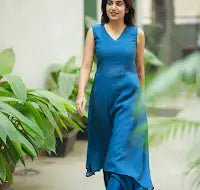 Nandhitha Teal Kurta and Pant Set ( Set of 2)