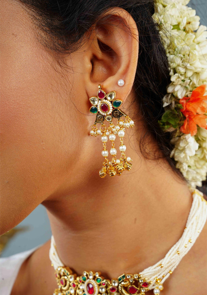 White Ahmedabadi kundan multistrand necklace set with dangling pearl | Shobitam Jewelry