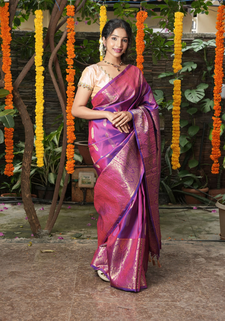Purple shot color pure handwoven Gadwal silk saree with ornate arches border | SILK MARK CERTIFIED
