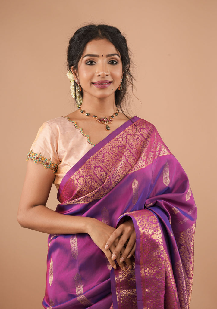 Purple shot color pure handwoven Gadwal silk saree with ornate arches border | SILK MARK CERTIFIED