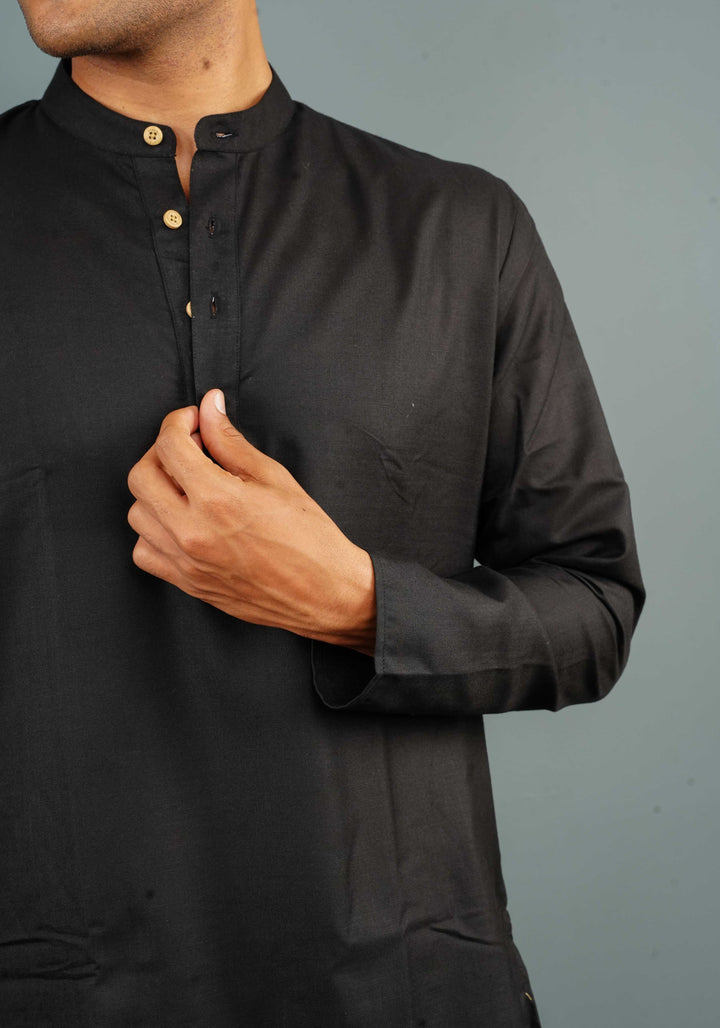 Men Cotton Blend Kurta in Black