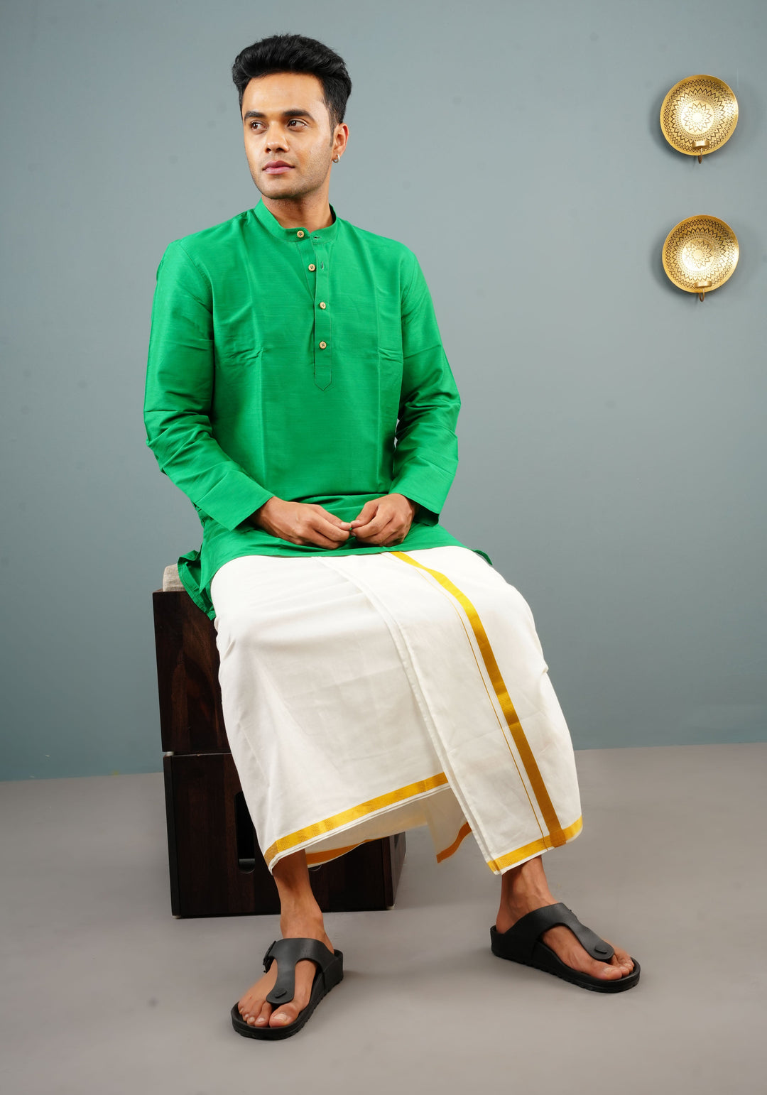 Men's Green Cotton Solid Straight Short Kurta