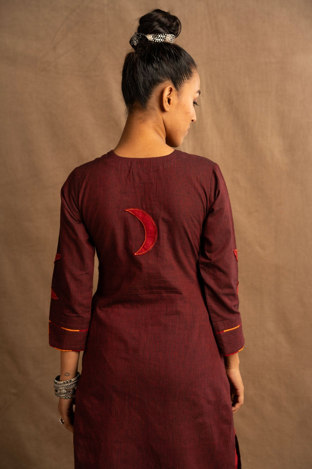 Jvalan Chandraḥ kurta + salwar + dupatta (set of 3) |  SHOBITAM