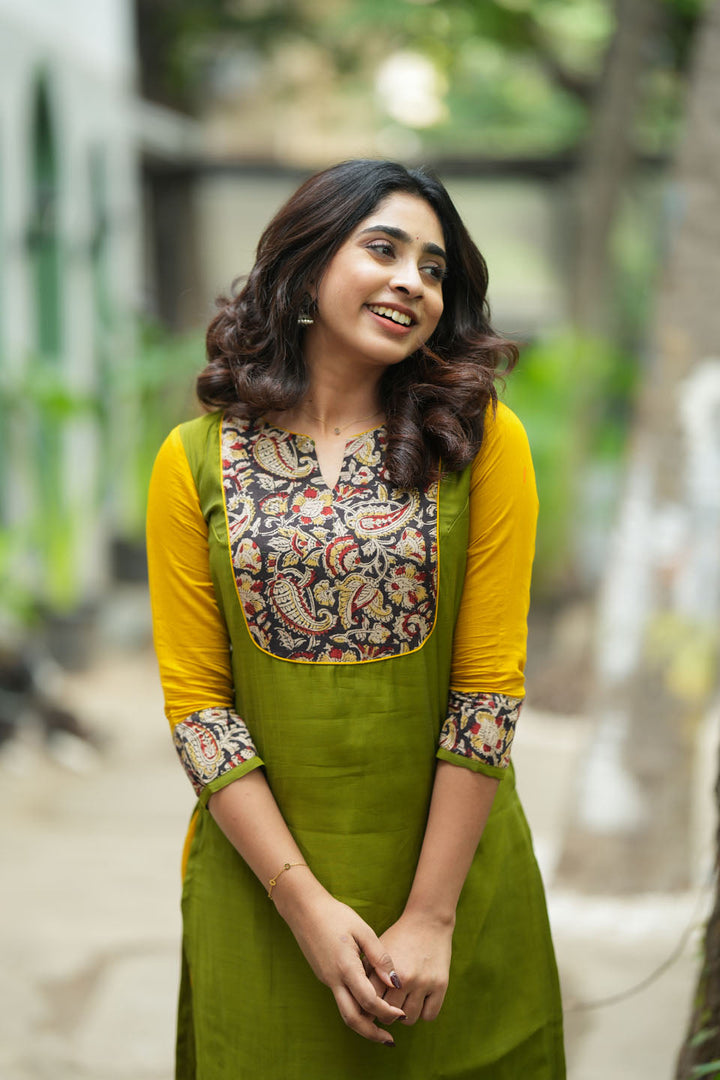 Samriddhi Green Kurti (Set of 2) | SHOBITAM