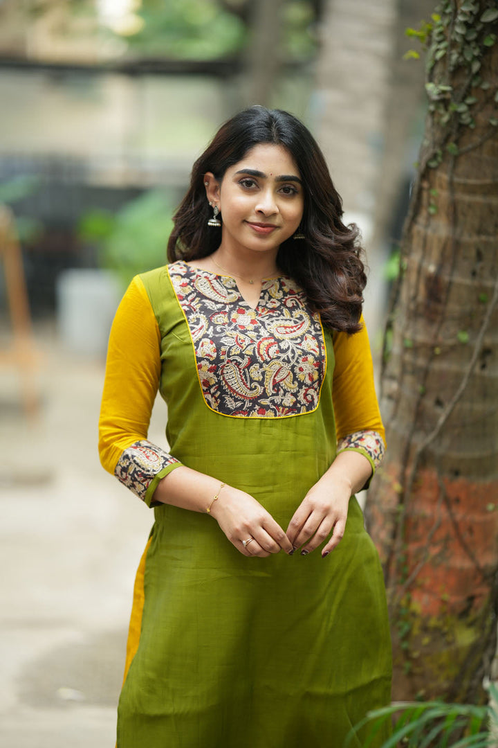 Samriddhi Green Kurti (Set of 2) | SHOBITAM