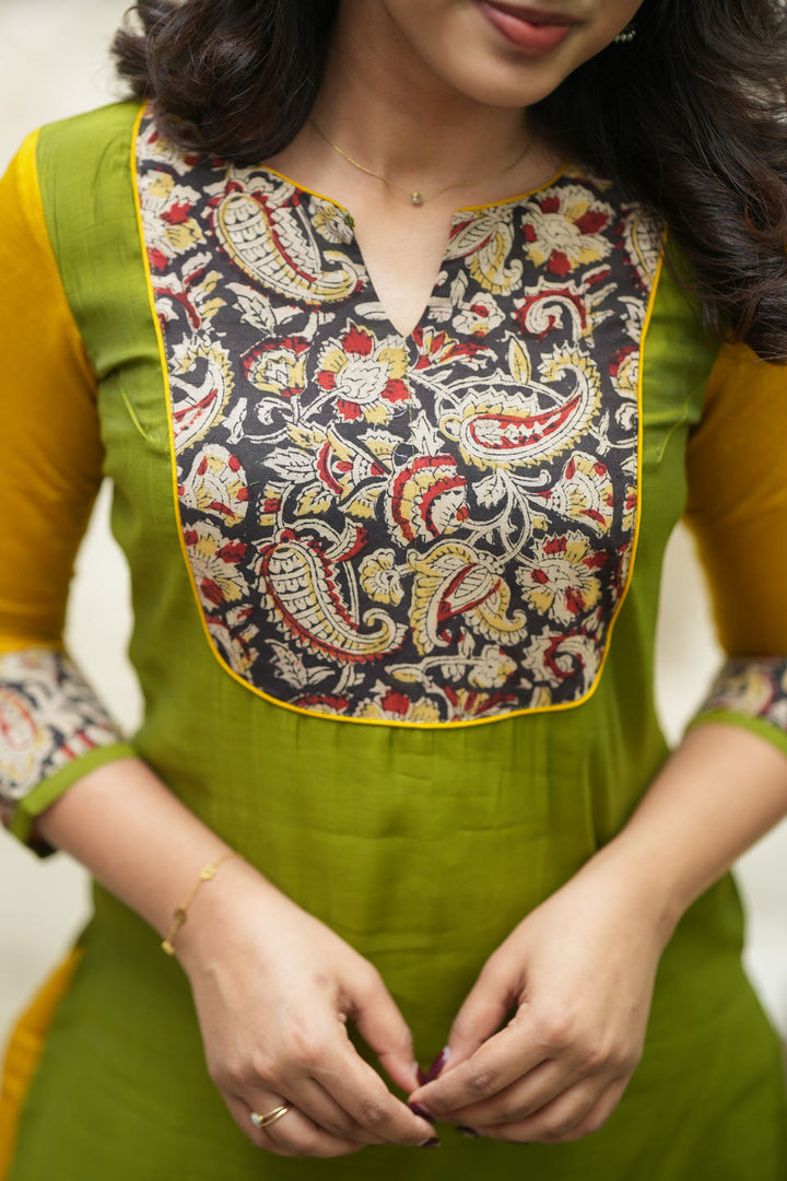 Samriddhi Green Kurti (Set of 2) | SHOBITAM
