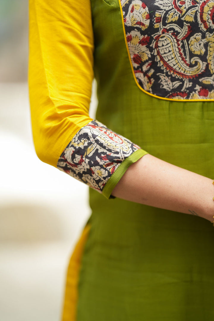 Samriddhi Green Kurti (Set of 2) | SHOBITAM