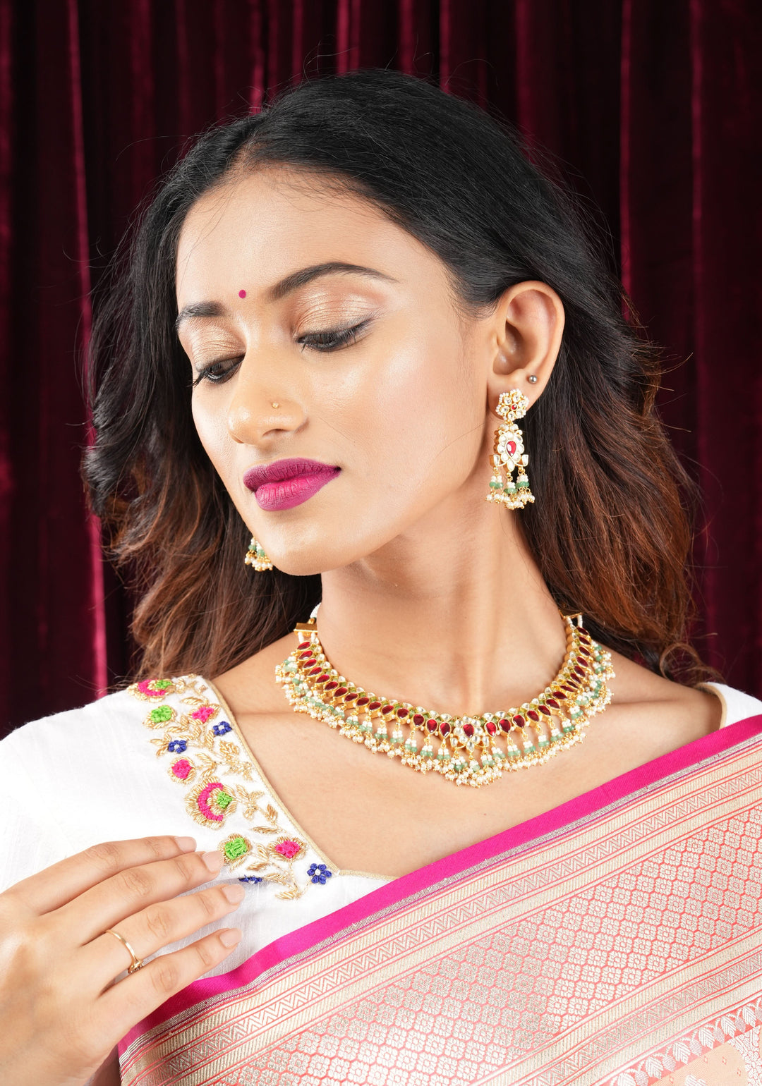 Red and White Stones Choker with dense clusters of pearls necklace set
