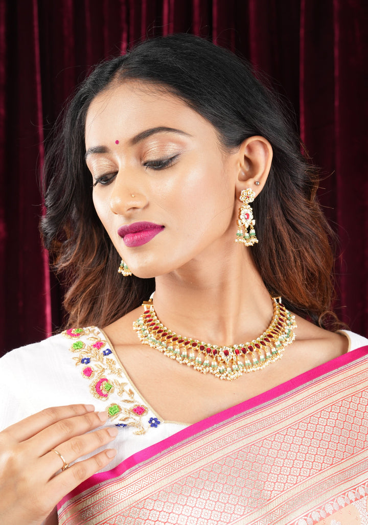 Red and White Stones Choker with dense clusters of pearls necklace set