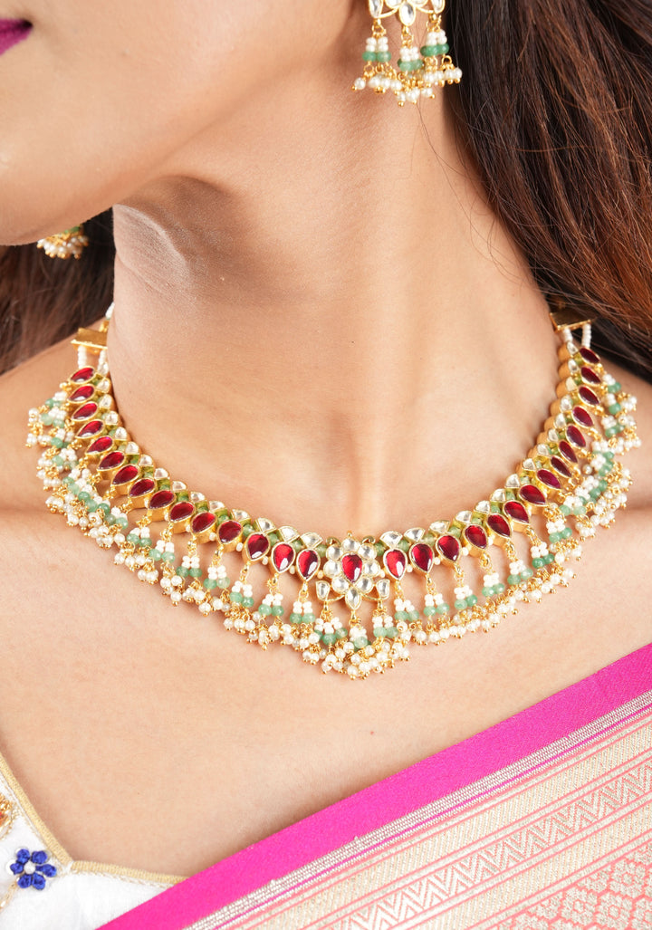 Red and White Stones Choker with dense clusters of pearls necklace set