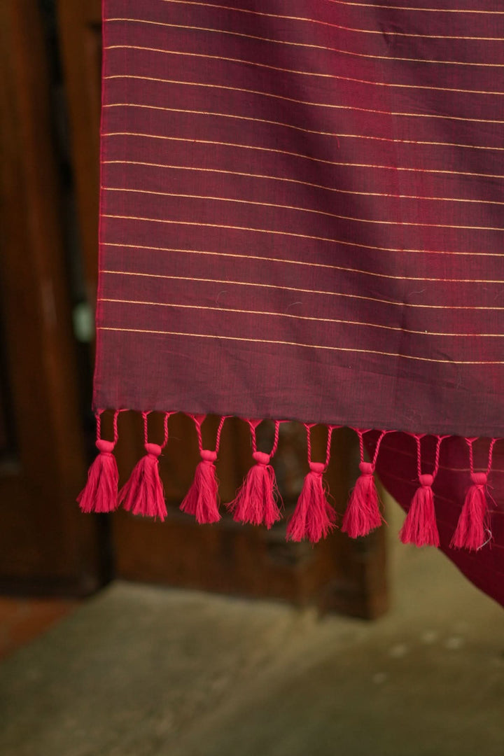 Reversible Maheshwari Saree in mercerised Cotton with extra Long tassle in Maroon and No blouse Piece