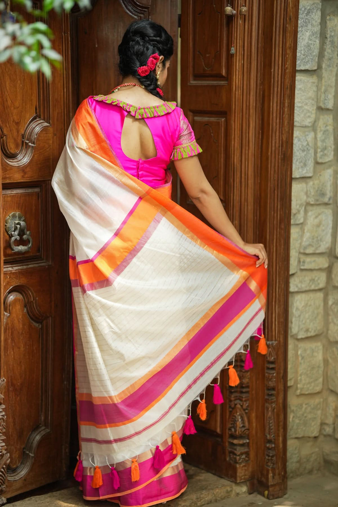 Handwoven  Maheshwari Silk Cotton Saree in White with Ganga jamuna Border | SHOBITAM